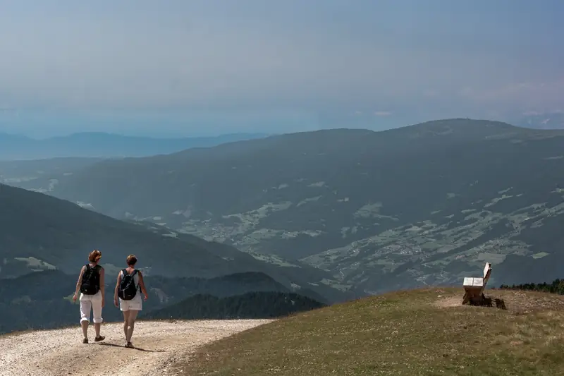 Wanderer auf der Plose bei Brixen