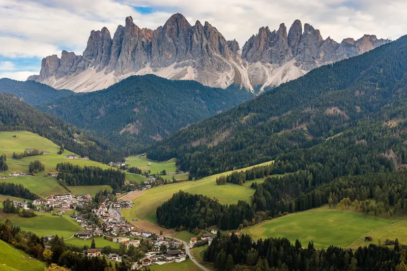 Villnößtal mit den Geislerspitzen